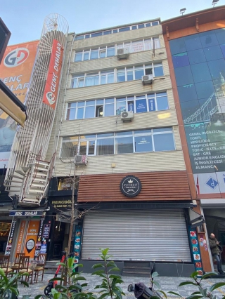 KADIKÖY HALİTAĞA CADDESİ'NDE SATILIK OFİS