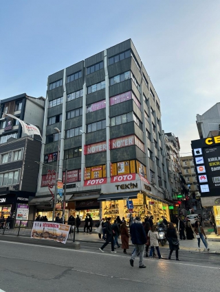 KADIKÖY BOĞA İLE RIHTIM ARASINDA SATILIK OFİS