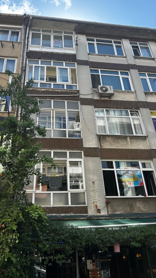 KADIKÖY HALİTAĞA CADDESİ'NDE KİRALIK 2+1 DAİRE