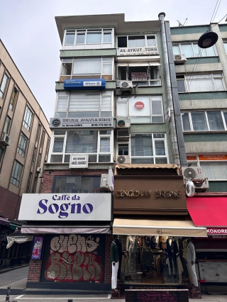 KADIKÖY BAHARİYE CADDESİ'NDE KİRALIK 1+1 OFİS